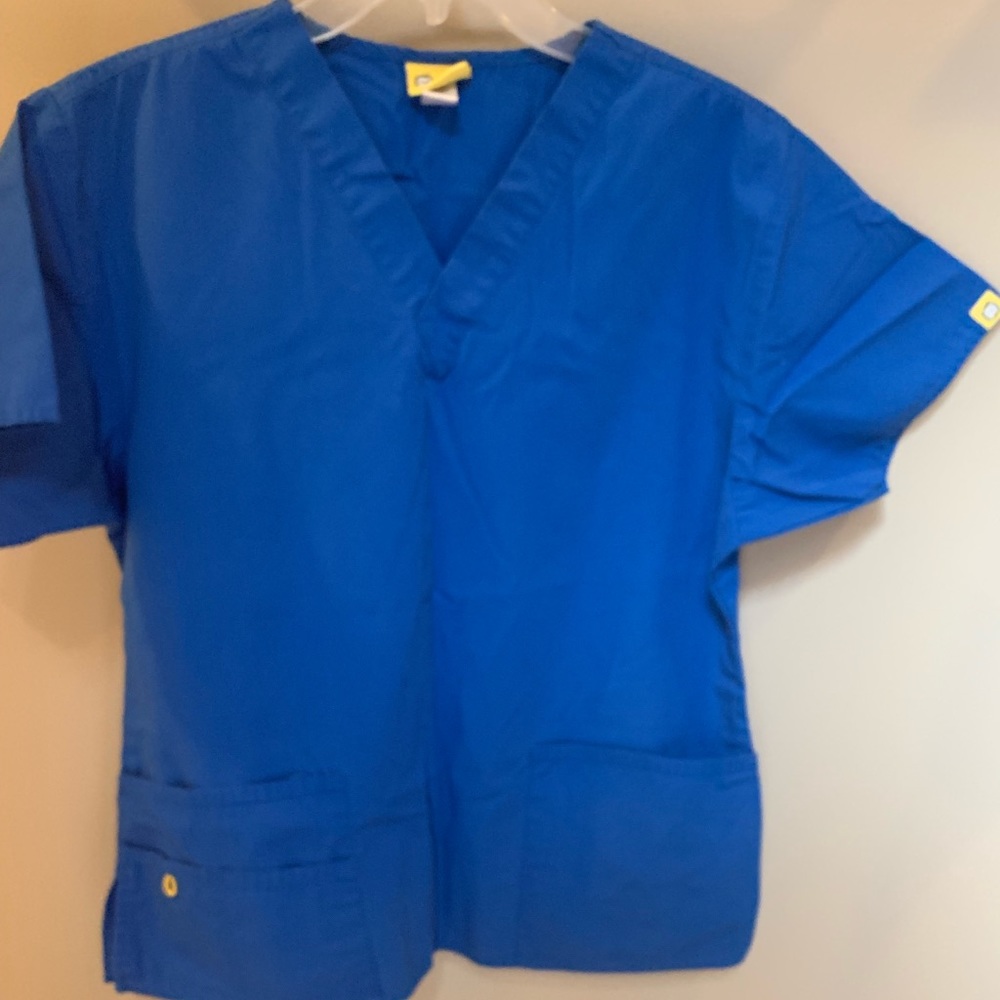 Scrub top - Picture 2 of 3